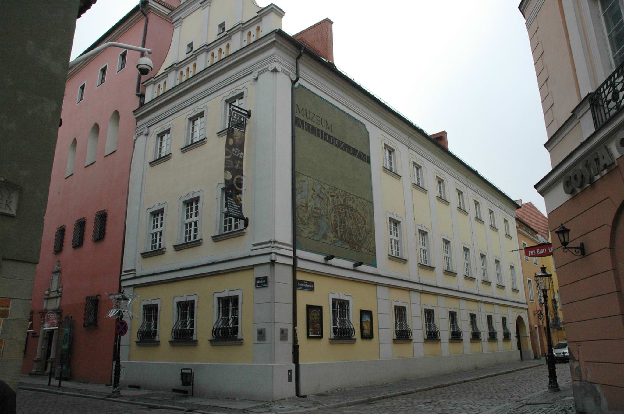 Budynek muzeum widok od Starego Rynku