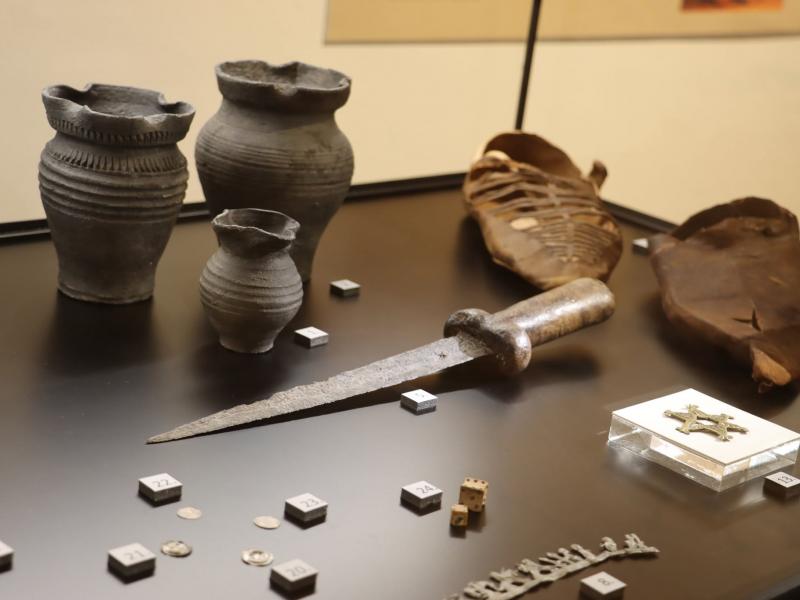 „Weekend Seniora z Kulturą” – oprowadzanie kuratorskie po wystawie czasowej „Drogi do przeszłości: 30 lat polskiej archeologii ratowniczej”