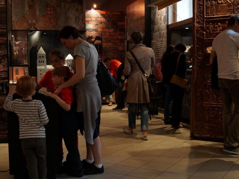 Visiting guidelines and opening hours