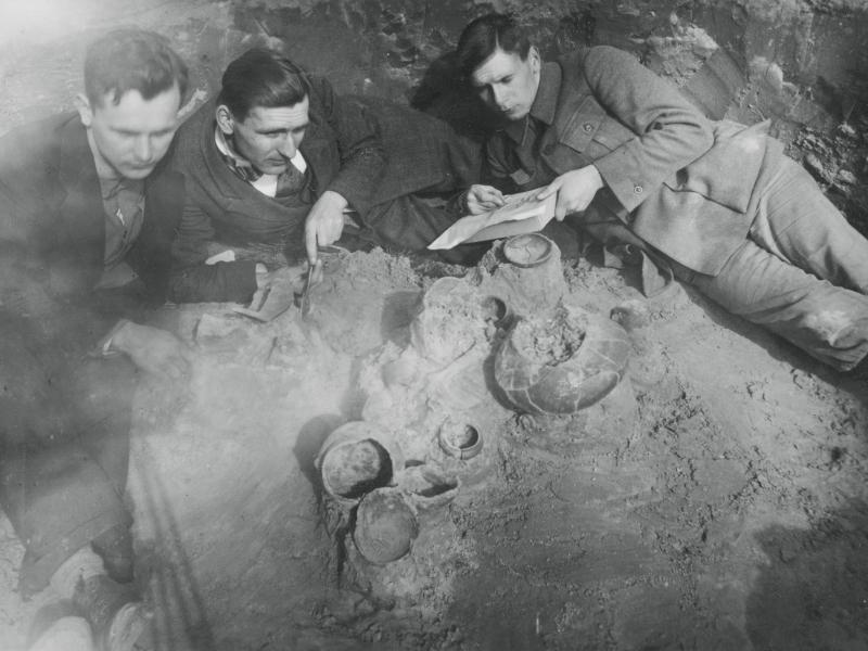 Conservation of photographic glass negatives from the Museum collection