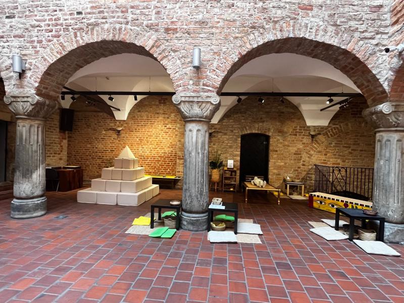 Egipski plac zabaw na dziedzińcu Pałacu Górków (dostępny do września!)