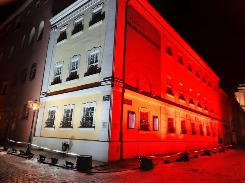 Hołd dla bohaterów zwycięskiego powstania!